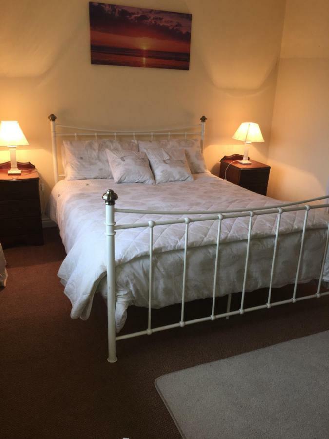 Bed and Breakfast Ceol Na Mara Westport Esterno foto